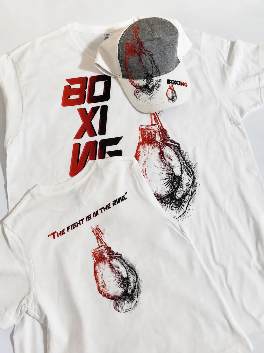 Camisetas y gorra personalizadas con diseño de boxeo